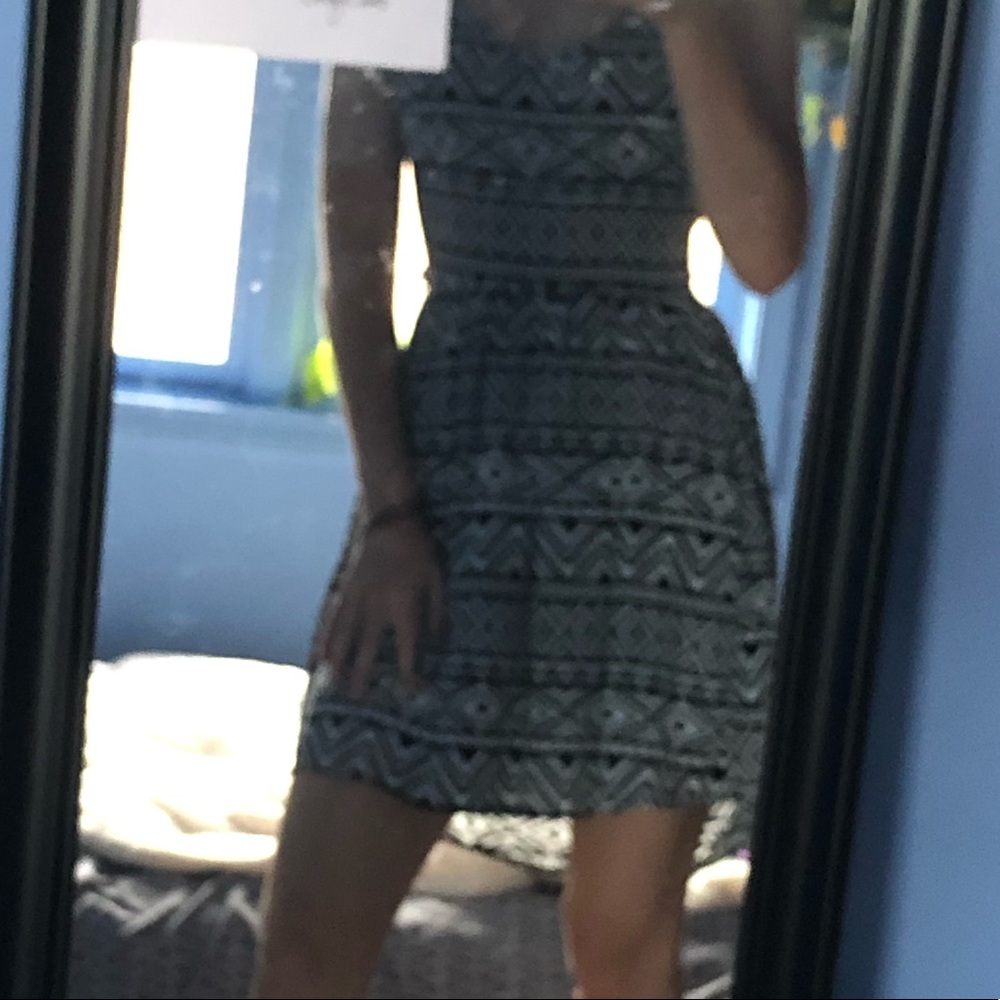 SUPER CUTE BACKLESS PATTERNED DRESS